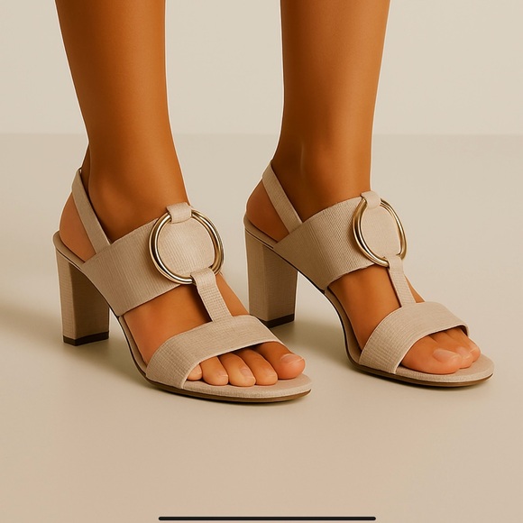 Impo Women's Beige Textured Slingback Sandals with Gold Accents Size 7M - Picture 1 of 9
